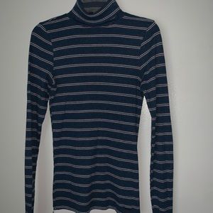 Long sleeve turtleneck